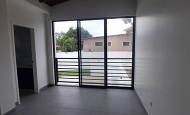 SE VENDE CASA DUPLEX EN URB. LA PUNTILLA