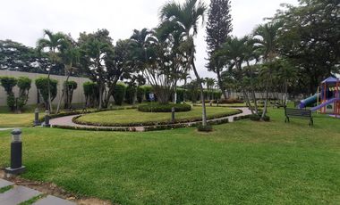 SE VENDE CASA DUPLEX EN URB. LA PUNTILLA
