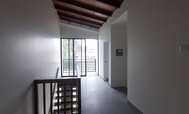 SE VENDE CASA DUPLEX EN URB. LA PUNTILLA