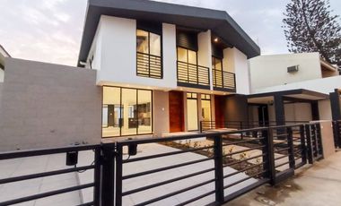 SE VENDE CASA DUPLEX EN URB. LA PUNTILLA