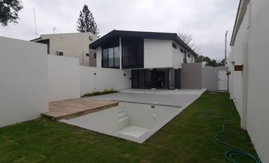SE VENDE CASA DUPLEX EN URB. LA PUNTILLA