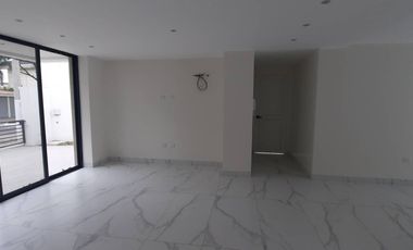 SE VENDE CASA DUPLEX EN URB. LA PUNTILLA