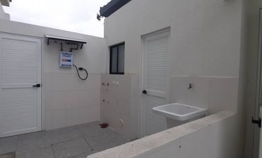 SE VENDE CASA DUPLEX EN URB. LA PUNTILLA