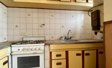 Casa de 3 AMBIENTES ubicada a 50 metros de la Avenida Monteverde.