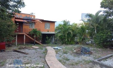 CASA CON LOCAL COMERCIAL EN VENTA