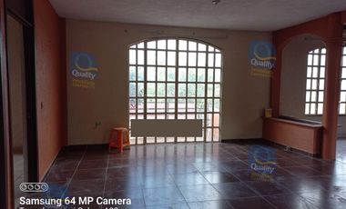 CASA CON LOCAL COMERCIAL EN VENTA