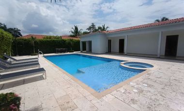 casa en venta en ricaurte. Cod V51815