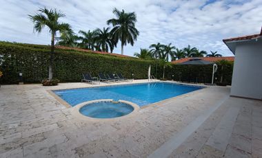 casa en venta en ricaurte. Cod V51815