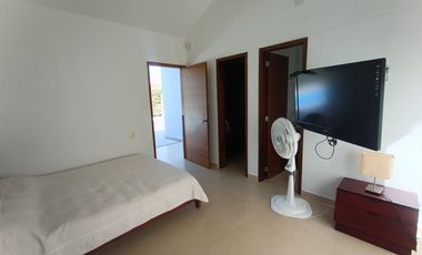 casa en venta en ricaurte. Cod V51815