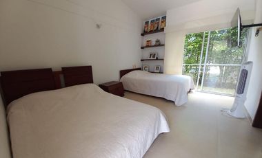casa en venta en ricaurte. Cod V51815
