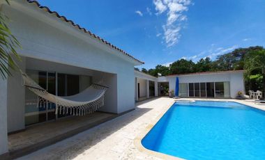casa en venta en ricaurte. Cod V51815