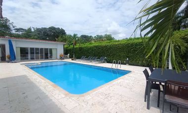 casa en venta en ricaurte. Cod V51815