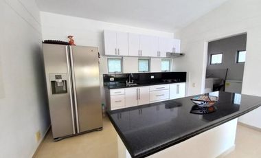 casa en venta en ricaurte. Cod V51815