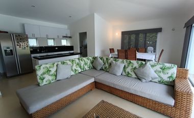 casa en venta en ricaurte. Cod V51815