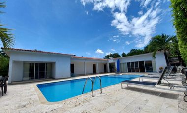 casa en venta en ricaurte. Cod V51815