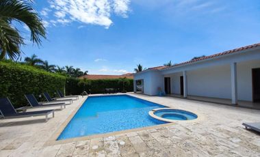 casa en venta en ricaurte. Cod V51815