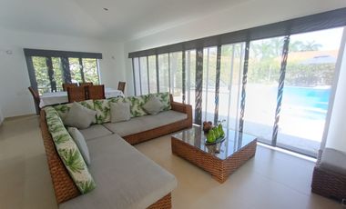 casa en venta en ricaurte. Cod V51815