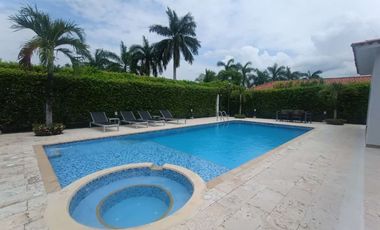 casa en venta en ricaurte. Cod V51815