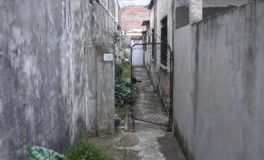 V.Ballester Falucho y Lacroze. Ph fdo 2 ambientes, dormitorio, coc-com, baño, patio, posible 2 dormitorio,