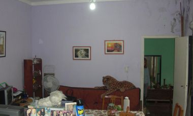 V.Ballester Falucho y Lacroze. Ph fdo 2 ambientes, dormitorio, coc-com, baño, patio, posible 2 dormitorio,
