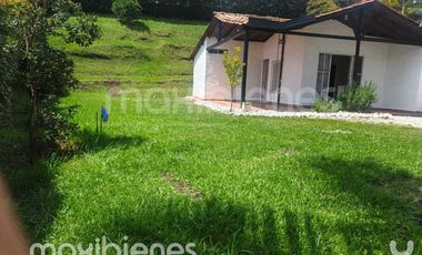 finca en arriendo en sajonia. Cod A68809