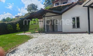 finca en arriendo en sajonia. Cod A68809