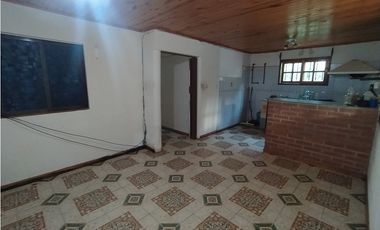 CASA A RECICLAR ZONA LAVALLE Y MARTIN FIERRO