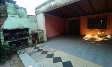 CASA A RECICLAR ZONA LAVALLE Y MARTIN FIERRO