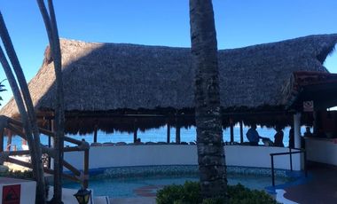 Renta de Estudio en Puerto Vallarta amueblado con vista al Mar y a pie de Playa