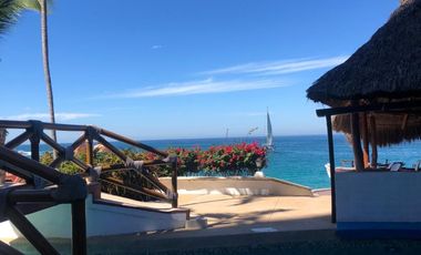 Renta de Estudio en Puerto Vallarta amueblado con vista al Mar y a pie de Playa