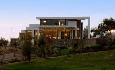 Casa en Arriendo en VALLE ESCONDIDO