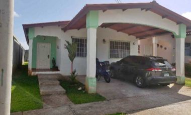 VENDO CASA EN ARRAIJAN BRISAS DEL GOLF 3R