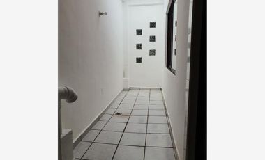 Oficina de 80 m² sobre Av. Bolivar. Excelente ubicacion y precio