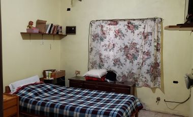 VENDO CASA EN TOLOSA, LA PLATA.