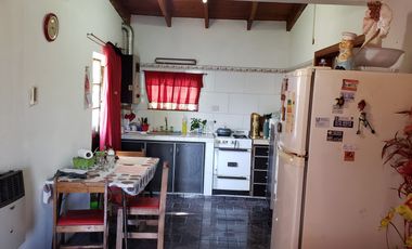 VENDO CASA EN TOLOSA, LA PLATA.