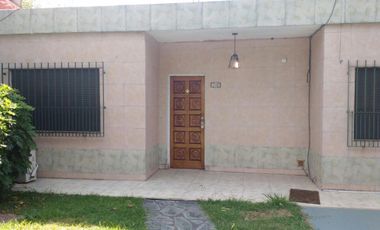 SE VENDE CASA EN MERLO