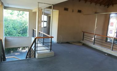 EXCELENTE LOCAL COMERCIAL SOBRE 25 DE MAYO 799 SAN ISIDRO 1000 MTS