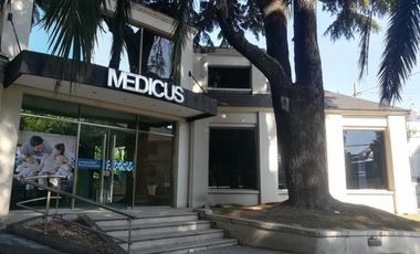 EXCELENTE LOCAL COMERCIAL SOBRE 25 DE MAYO 799 SAN ISIDRO 1000 MTS