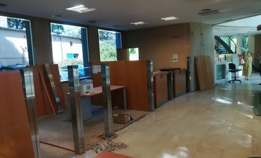EXCELENTE LOCAL COMERCIAL SOBRE 25 DE MAYO 799 SAN ISIDRO 1000 MTS