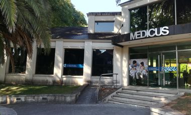 EXCELENTE LOCAL COMERCIAL SOBRE 25 DE MAYO 799 SAN ISIDRO 1000 MTS