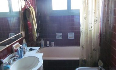 Chalet en Venta Villa Sarmiento / Moron (A120 3200)