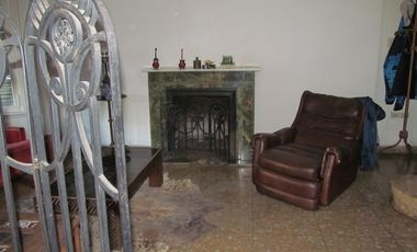 Chalet en Venta Villa Sarmiento / Moron (A120 3200)