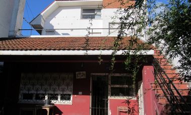 Chalet en Venta Villa Sarmiento / Moron (A120 3200)