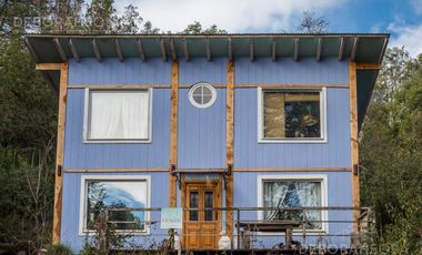 Casa en venta de 2 ambientes con vista al lago Nahuel Huapi - VLA