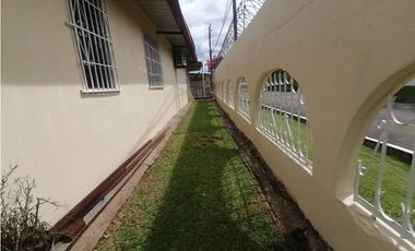 Se Vende casa de 275 Mts2 en La Floresta de Arraiján (H)