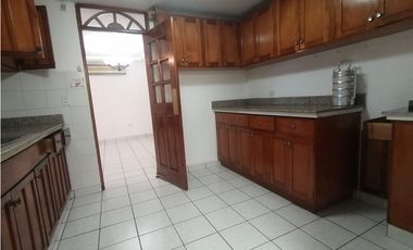 Se Vende casa de 275 Mts2 en La Floresta de Arraiján (H)