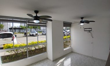 apartamento en arriendo en condina. Cod A7344931