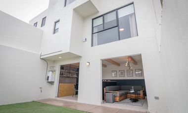 Casa de 3 Recámaras con Baño completo en Zibatá (Una en Planta Baja)