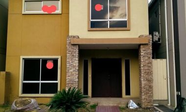 VENTA DE CASA EN VILLA CLUB - MODELO PHOENIX - CERCA DE LA JOYA