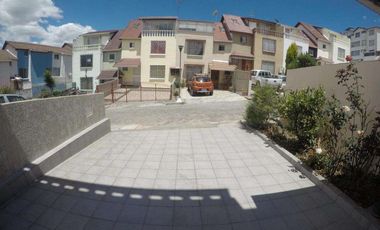 Venta Casa, Calle Juan Barrezueta , Sector Supermaxi Carcelen Norte de Quito